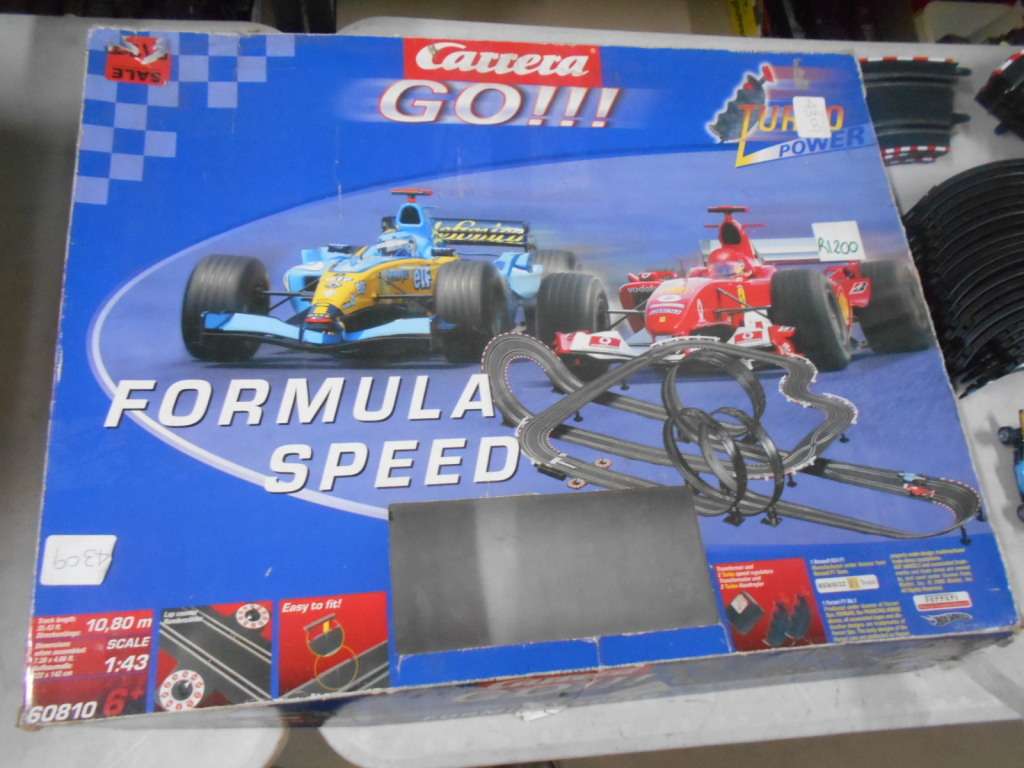 1:43 SCALE - CARRERA - FORMULA 1 SET - X4 CARS - BOXED