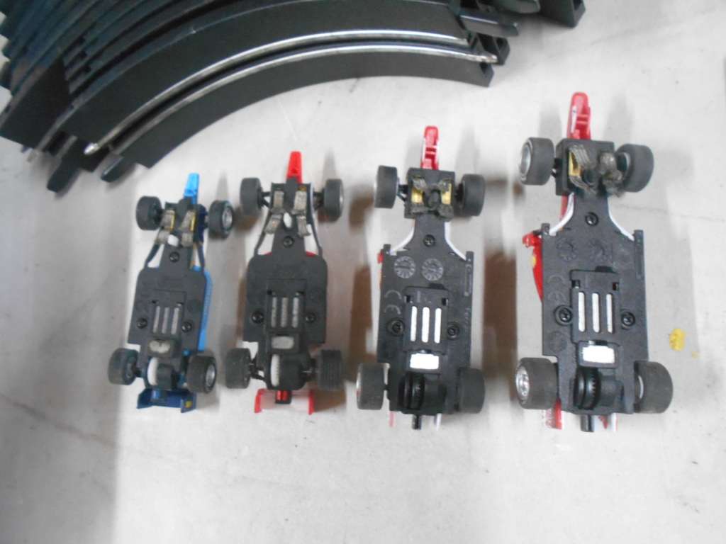 1:43 SCALE - CARRERA - FORMULA 1 SET - X4 CARS - BOXED