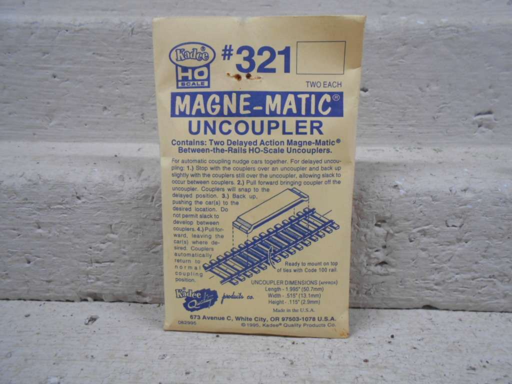 HO SCALE - KADEE - NO.321 UNCOUPLER - BOXED