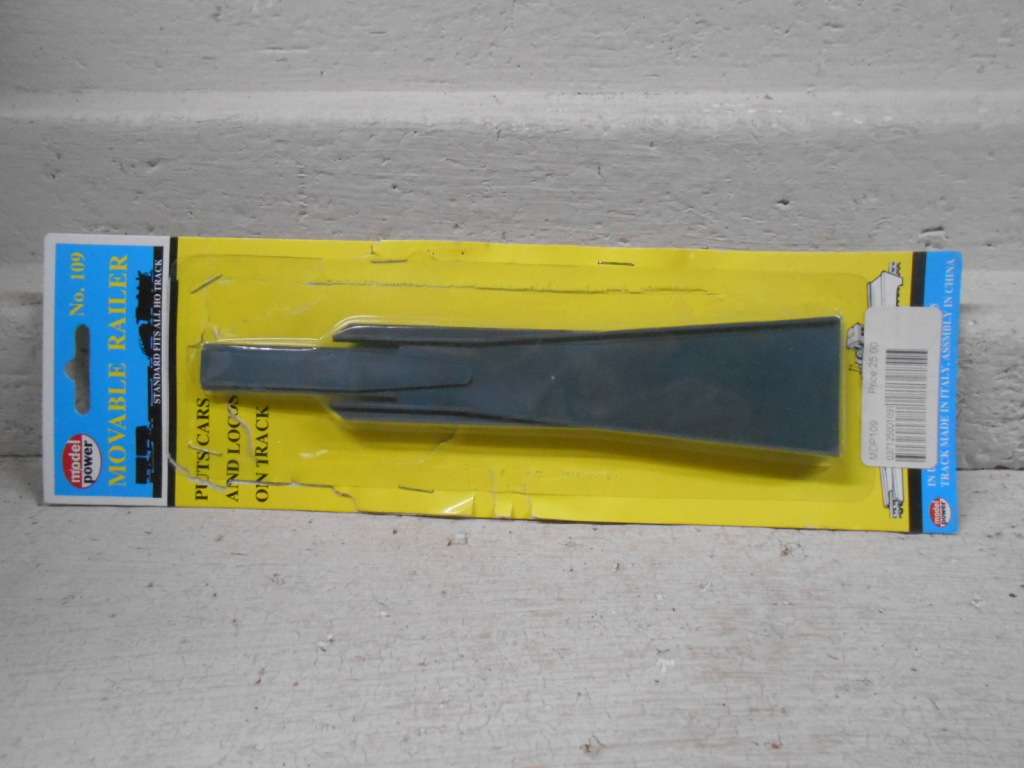 HO SCALE - MODEL POWER - RAILER - BOXED