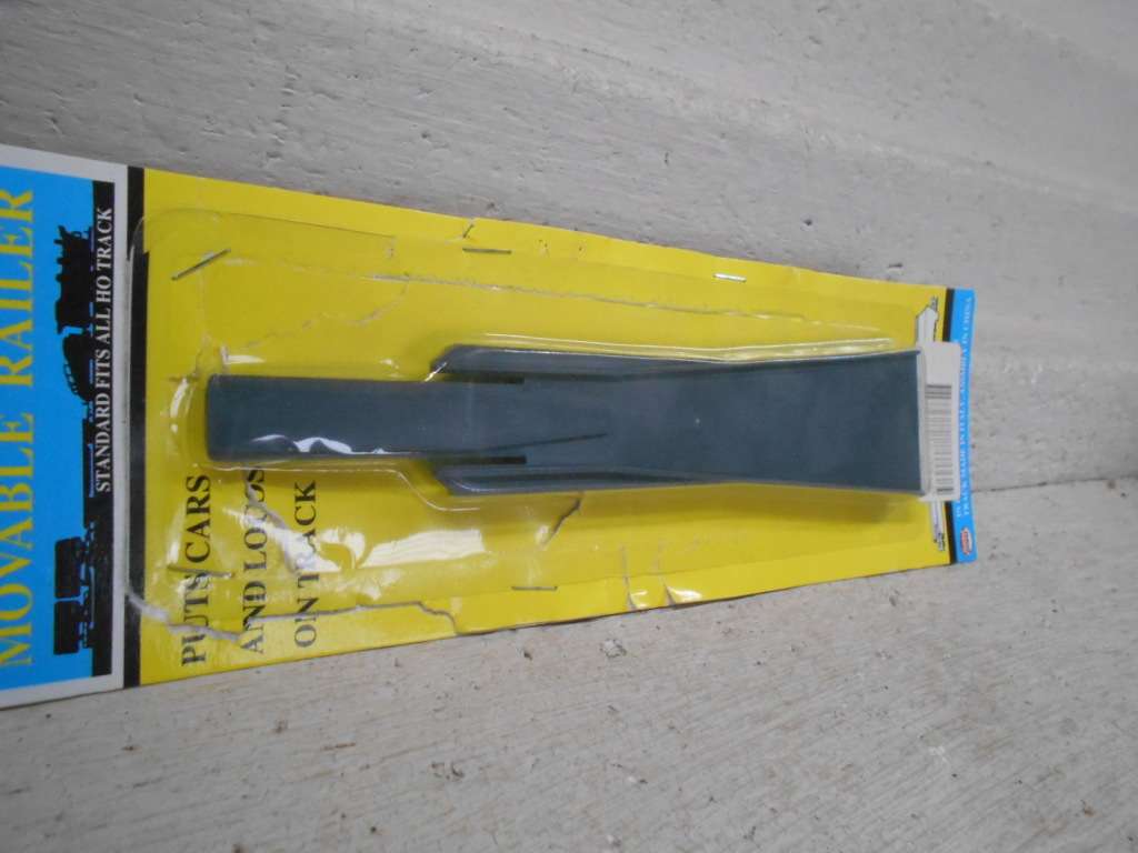 HO SCALE - MODEL POWER - RAILER - BOXED