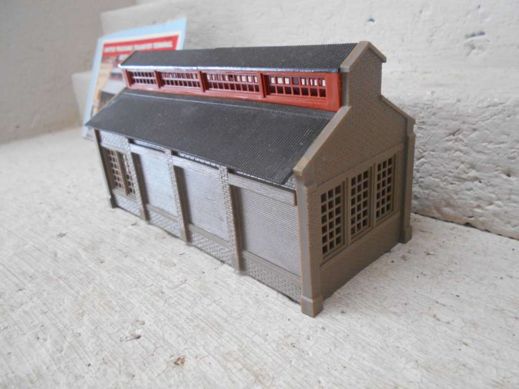 HO SCALE - WALTHERS - UNITED TRUCKING TRANSFER TERMINAL
