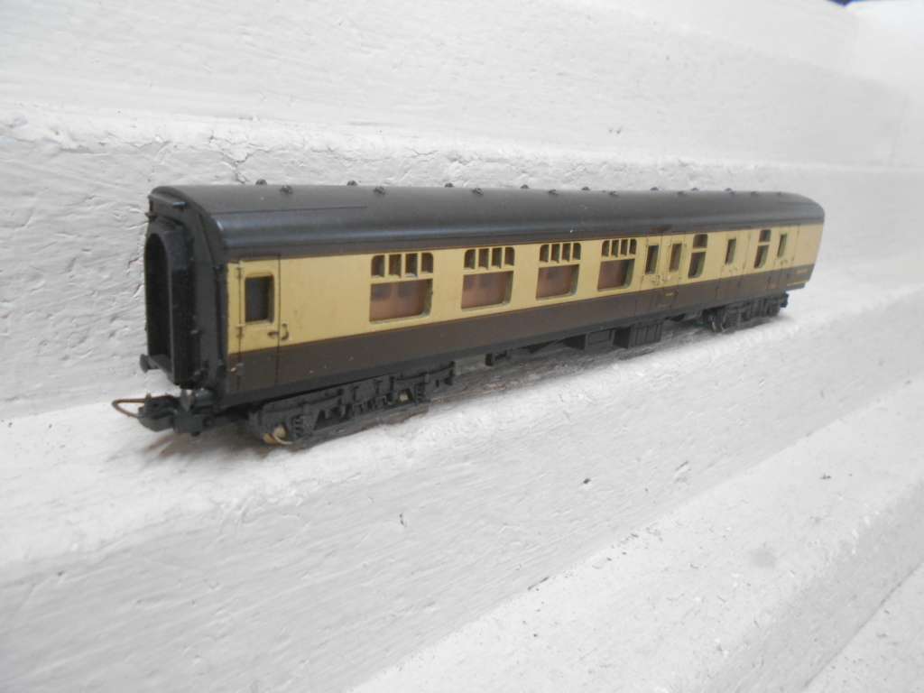 OO SCALE - LIMA BRITISH COMBO PASSENGER COACH