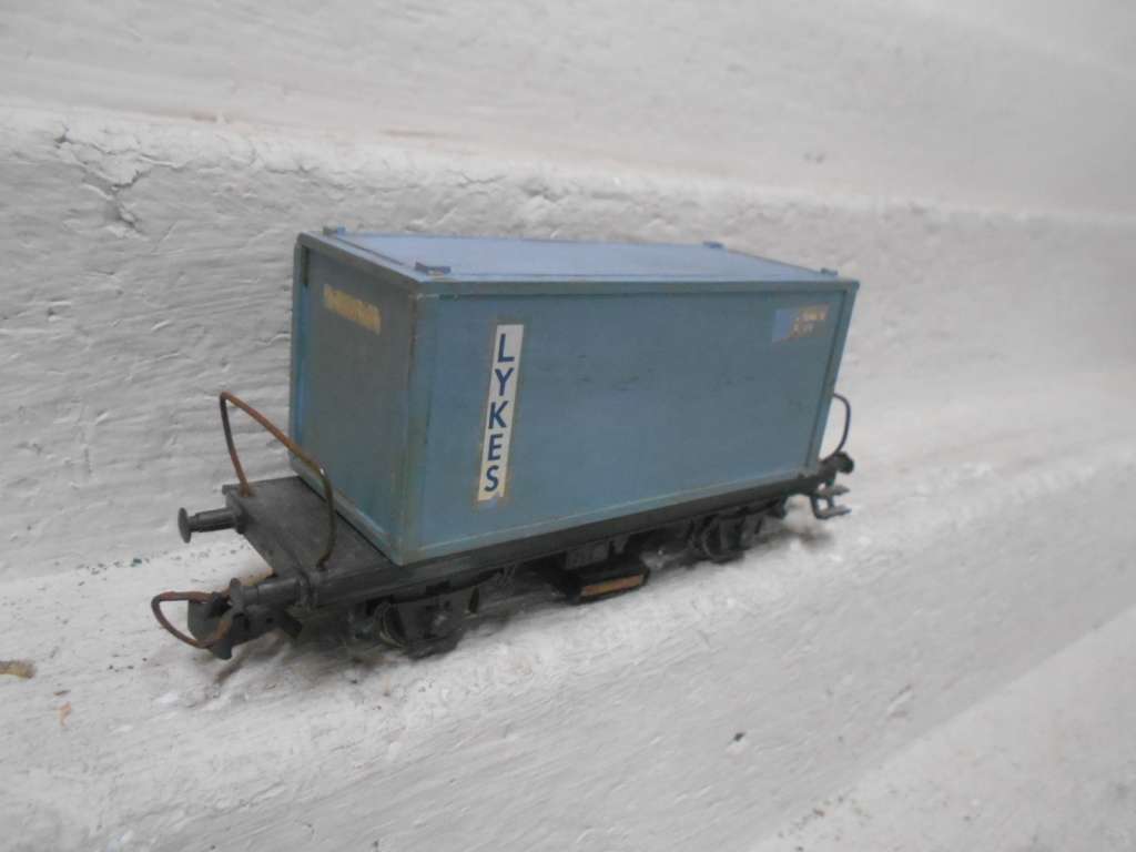 HO  SCALE - RIVEROSSI - TRACK  CLEANER