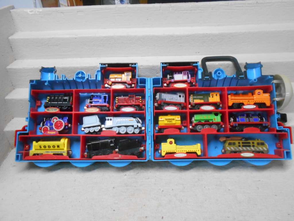 THOMAS & FRIENDS - LARGE COLLECTION OF LOCOMOTIVES AND ROLLING STOCK IN CARRY CASE