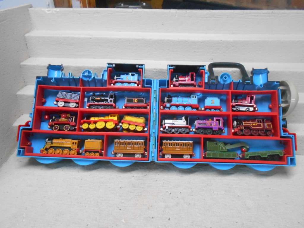 THOMAS & FRIENDS - LARGE COLLECTION OF LOCOMOTIVES AND ROLLING STOCK IN CARRY CASE