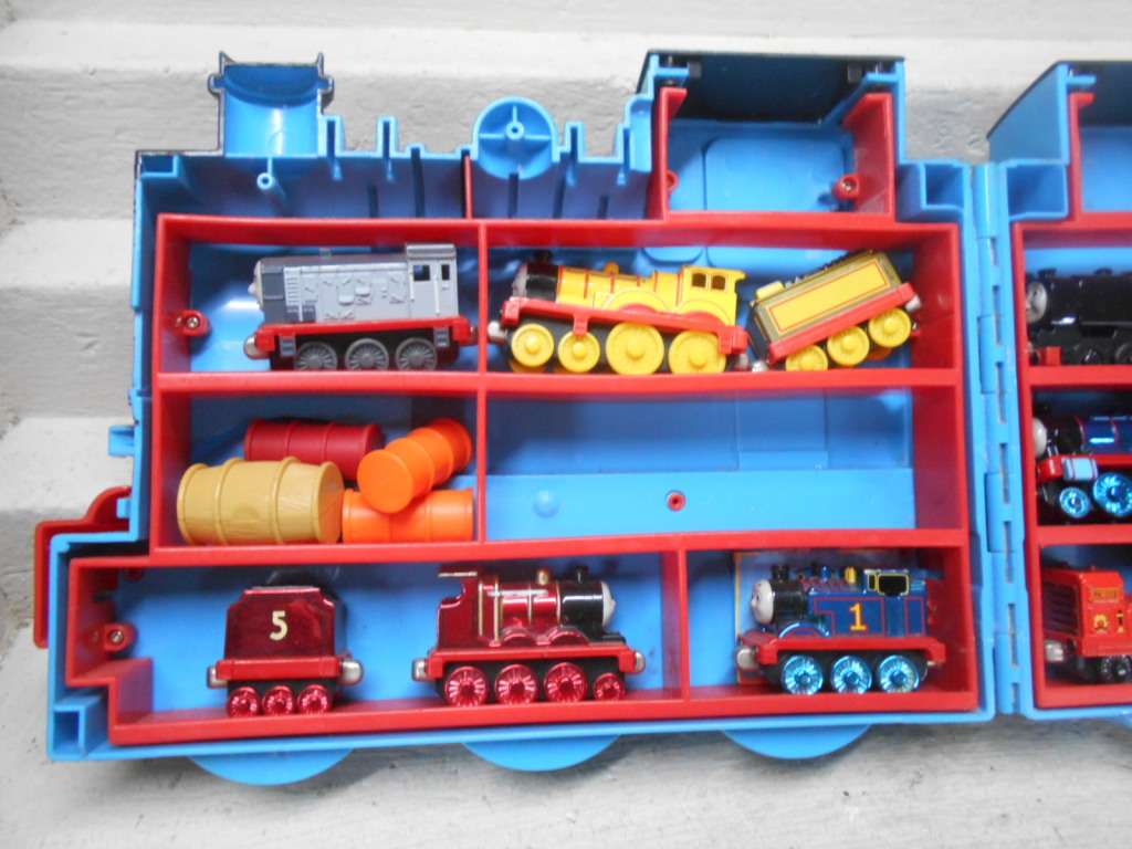 THOMAS & FRIENDS - LARGE COLLECTION OF LOCOMOTIVES AND ROLLING STOCK IN CARRY CASE