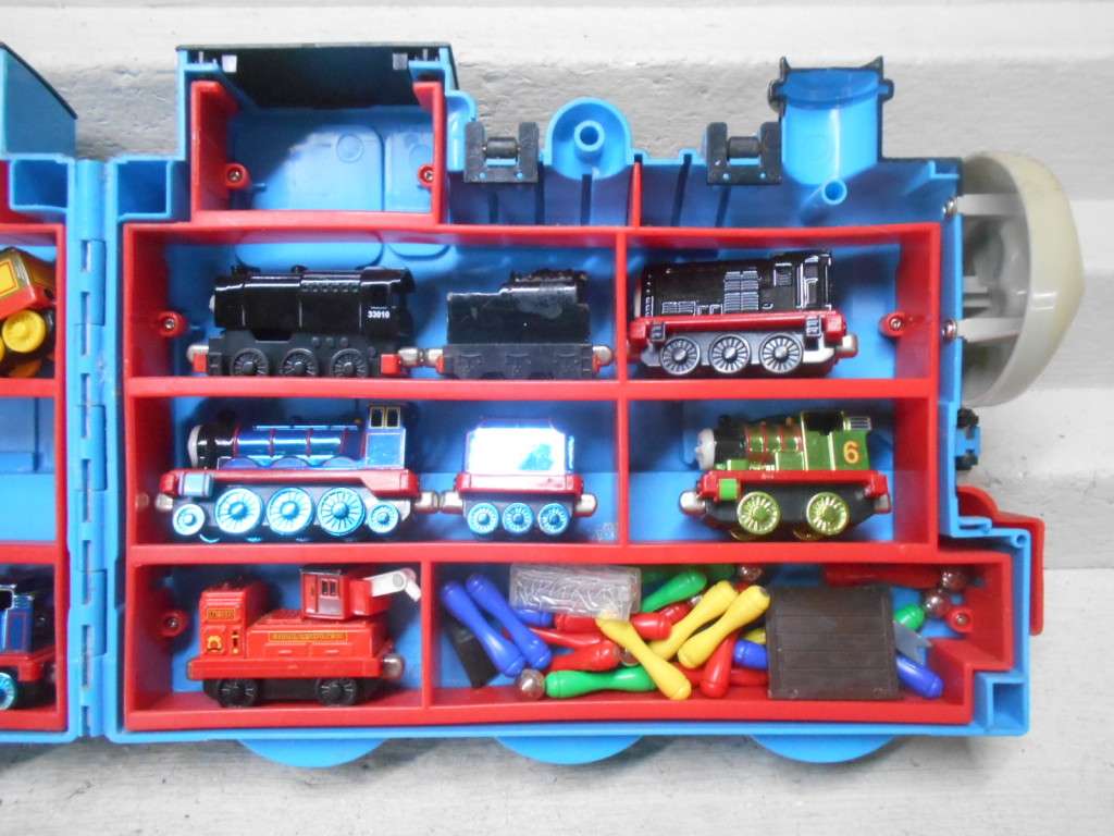 THOMAS & FRIENDS - LARGE COLLECTION OF LOCOMOTIVES AND ROLLING STOCK IN CARRY CASE