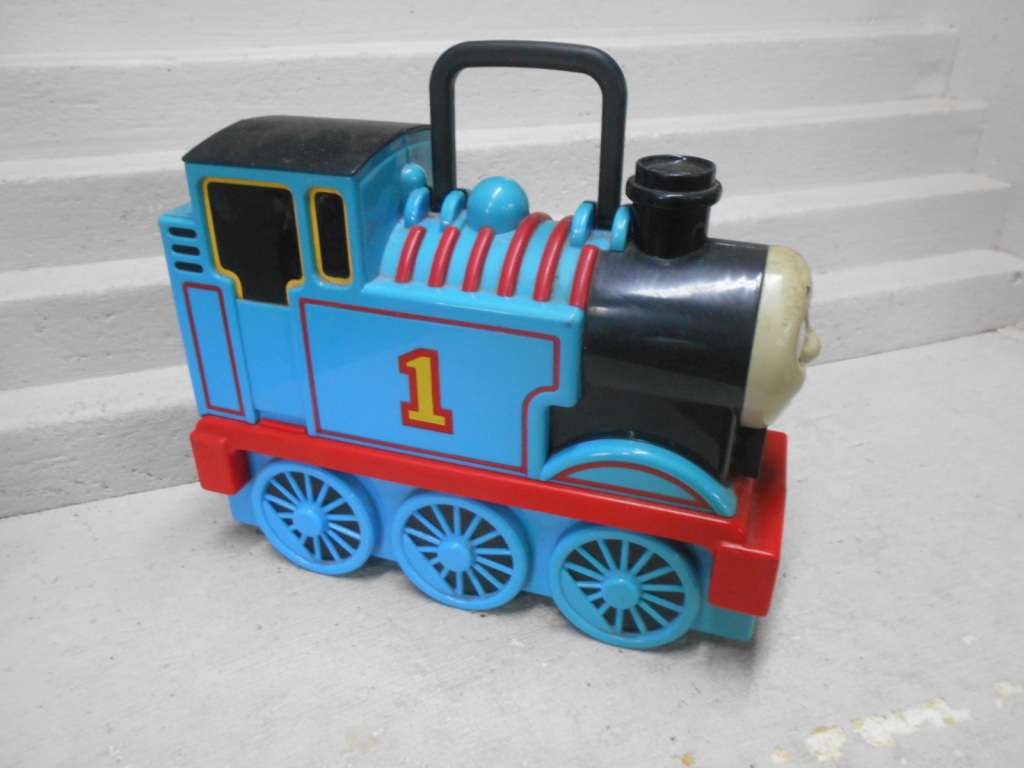 THOMAS & FRIENDS - LARGE COLLECTION OF LOCOMOTIVES AND ROLLING STOCK IN CARRY CASE