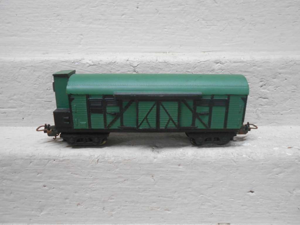 HO SCALE - LIMA - GREEN GUARDS VAN