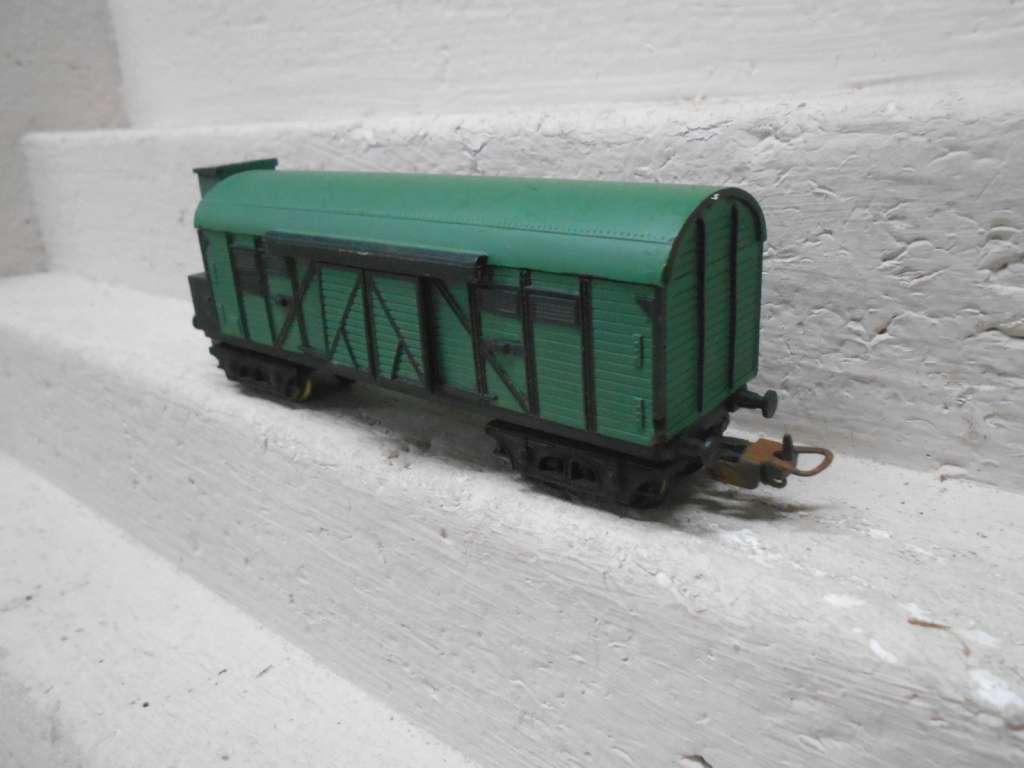 HO SCALE - LIMA - GREEN GUARDS VAN