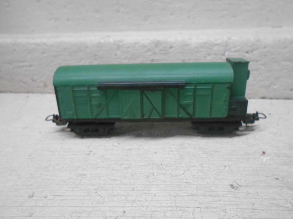HO SCALE - LIMA - GREEN GUARDS VAN