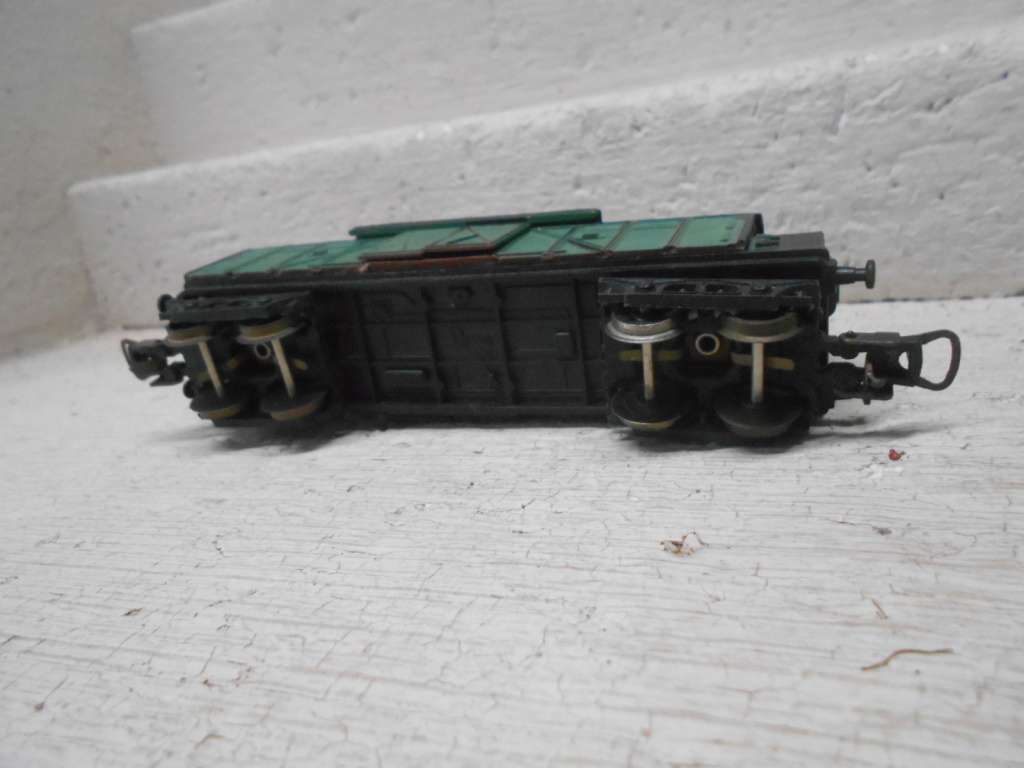 HO SCALE - LIMA - GREEN GUARDS VAN
