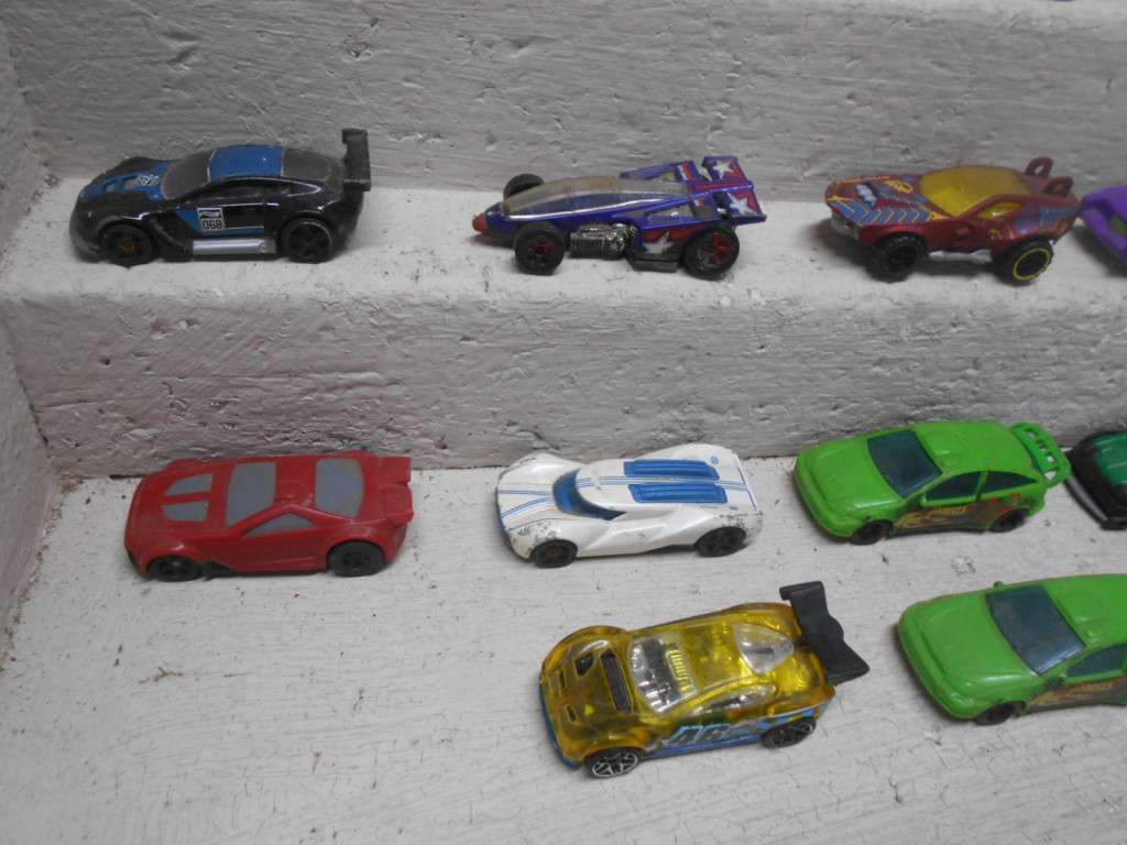 HOT WHEELS - VARIOUS DIE CAST MODELS - X44