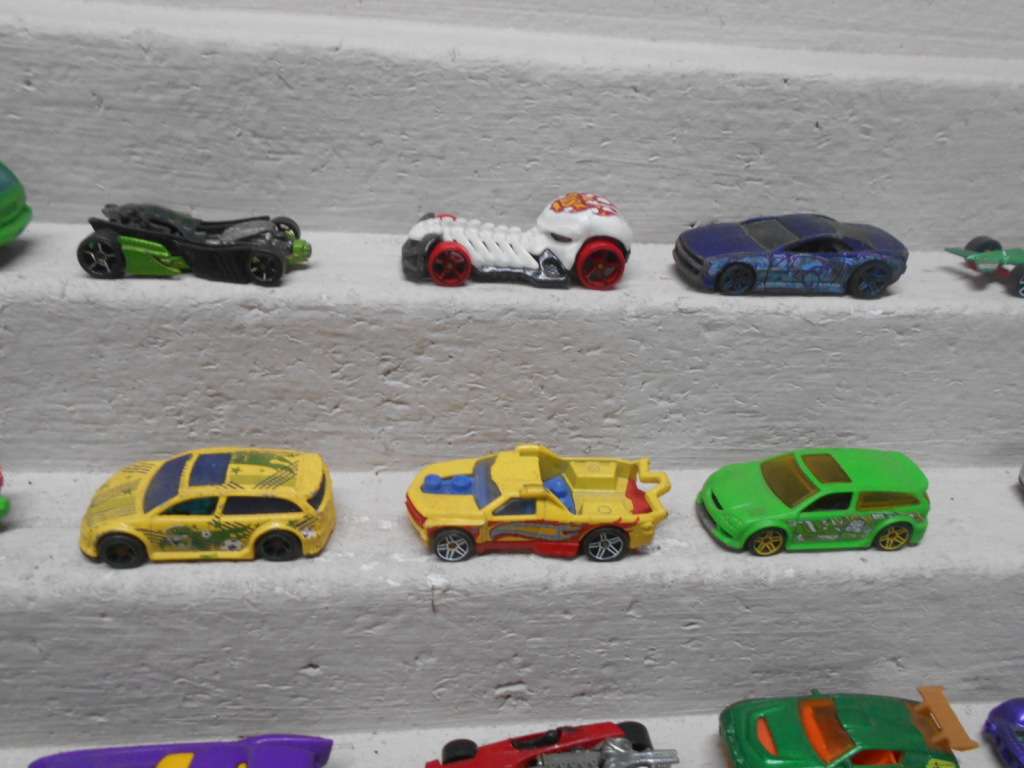 HOT WHEELS - VARIOUS DIE CAST MODELS - X44