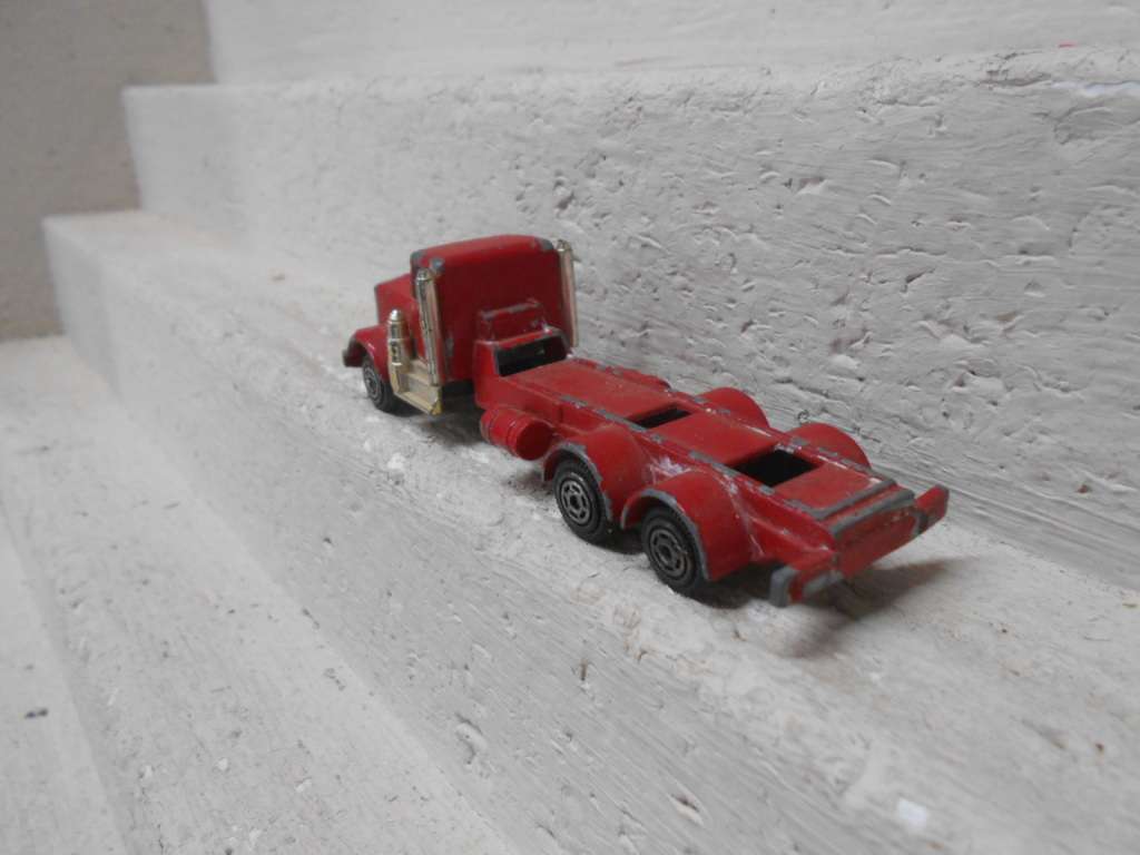 CORGI - KENWOOD TRUCK - FERRARI LOGO