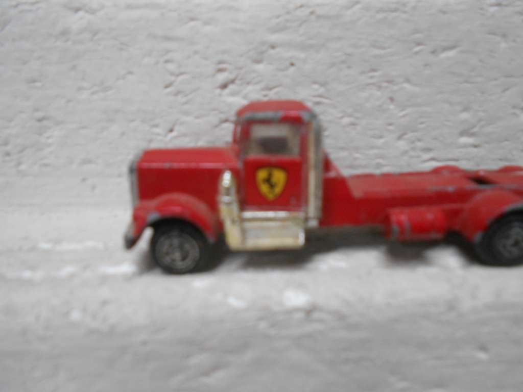 CORGI - KENWOOD TRUCK - FERRARI LOGO