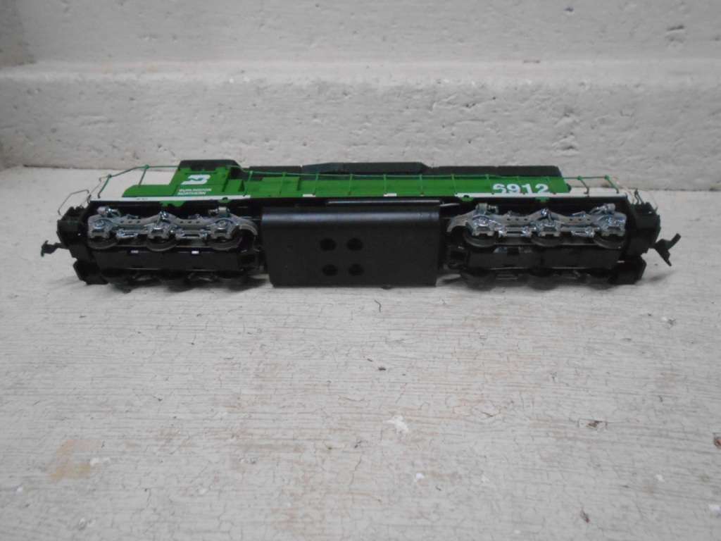 HO SCALE - ATHEARN - BURLINGTON NORTHERN - DUMMY DIESEL LOCOMOTIVE