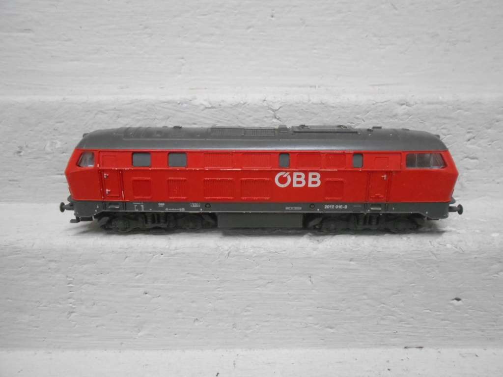 HO SCALE - PIKO - OBB - DIESEL LOCOMOTIVE