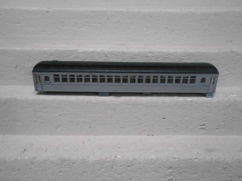 HO SCALE- RIVEROSSI - COACH BODY ONLY