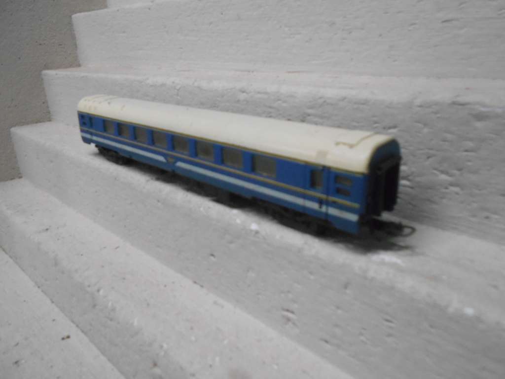 HO SCALE- LIMA - SAR - BLUE TRAIN  COACH
