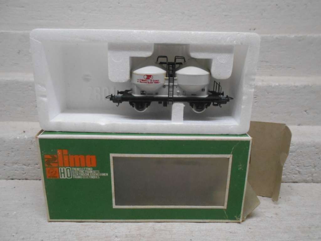 HO SCALE - LIMA - TWIN TANKER WAGON - BOXED