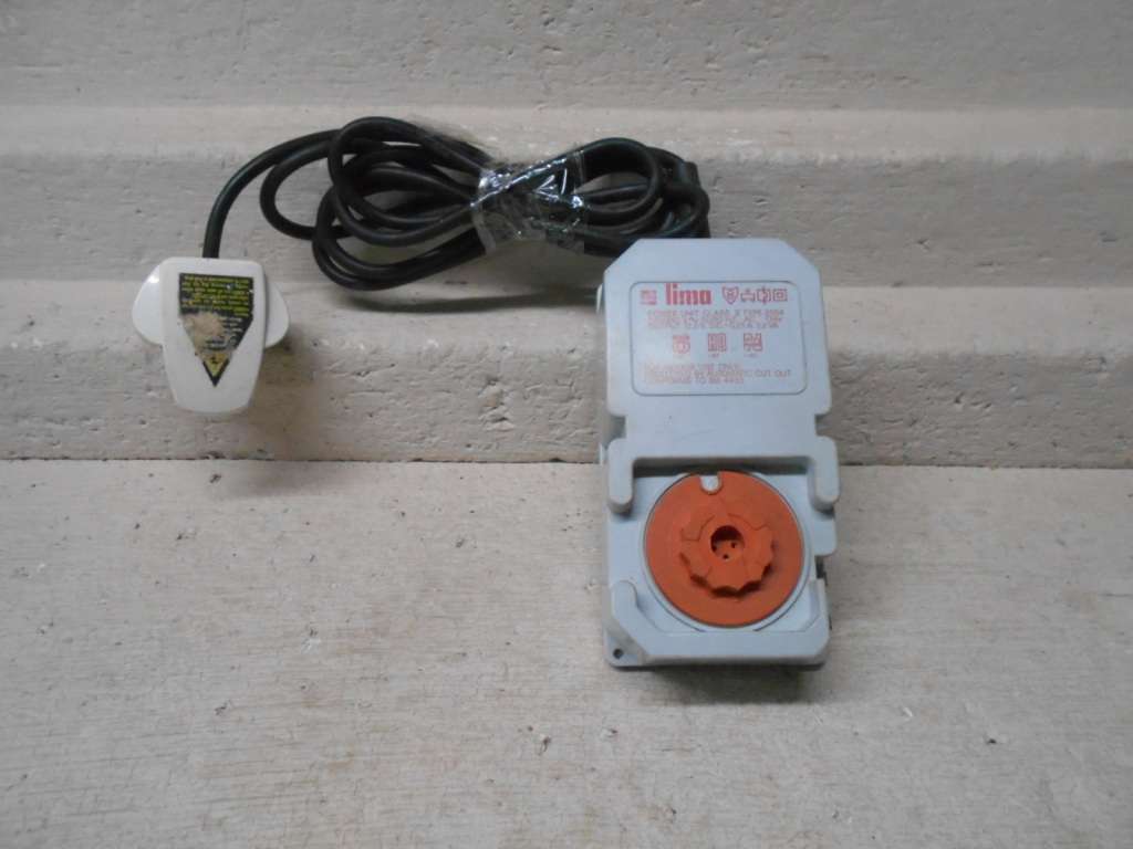 HO SCALE - LIMA - CONTROLLER / TRANSFORMER