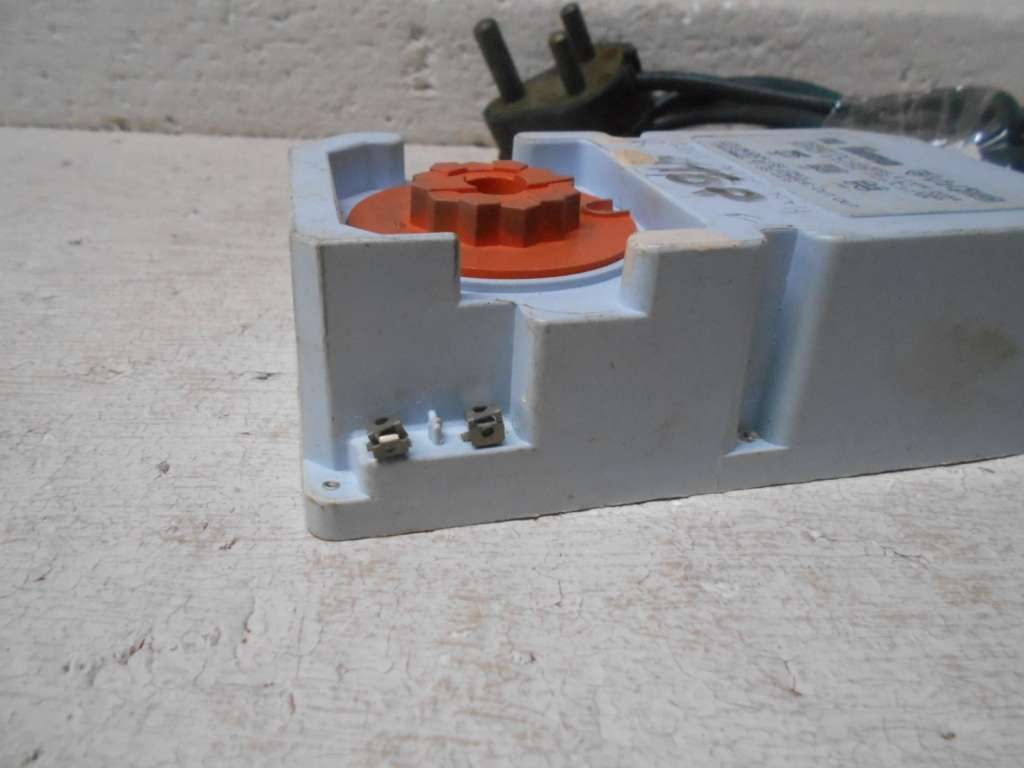 HO SCALE - LIMA - CONTROLLER / TRANSFORMER