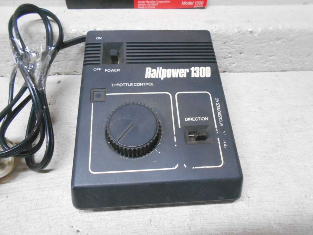 HO SCALE - RAILPOWER - CONTROLLER / TRANSFORMER