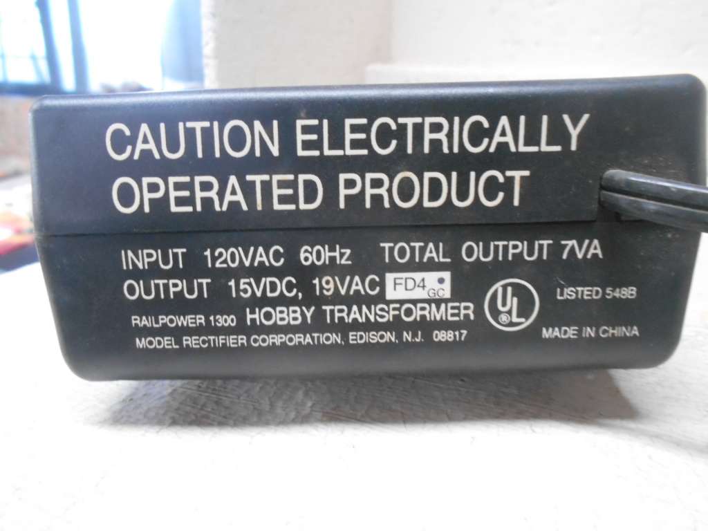 HO SCALE - RAILPOWER - CONTROLLER / TRANSFORMER