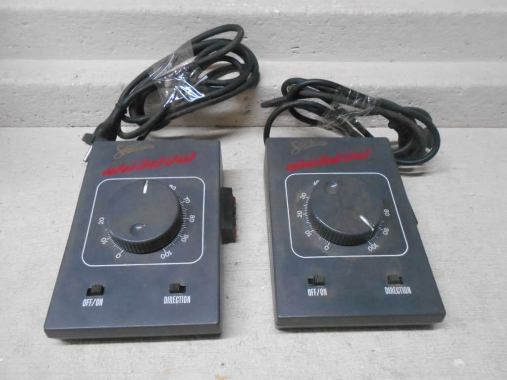 HO SCALE - SPECTRUM MAGNUM - CONTROLLER / TRANSFORMER - X2