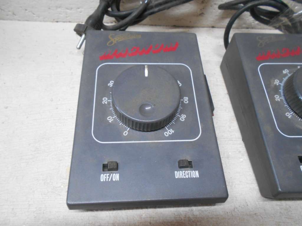 HO SCALE - SPECTRUM MAGNUM - CONTROLLER / TRANSFORMER - X2