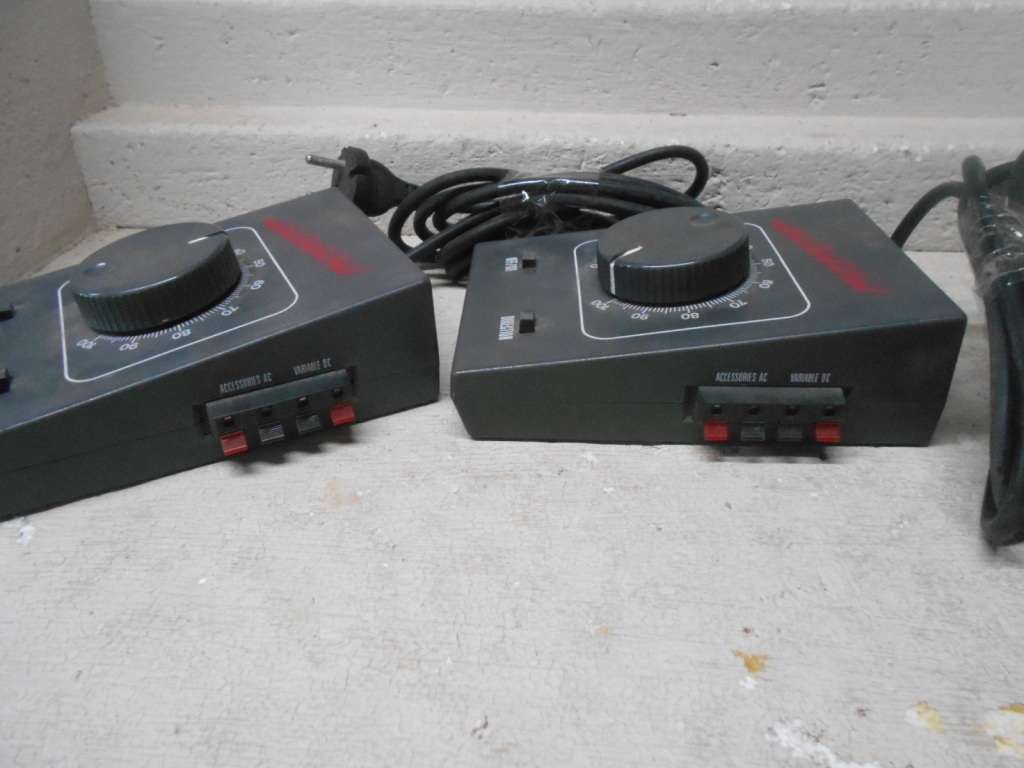 HO SCALE - SPECTRUM MAGNUM - CONTROLLER / TRANSFORMER - X2