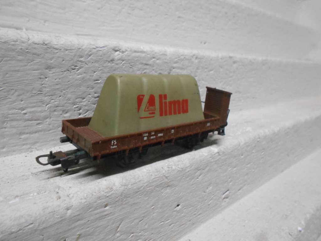 HO SCALE - LIMA - FS WAGON WITH LIMA LOAD
