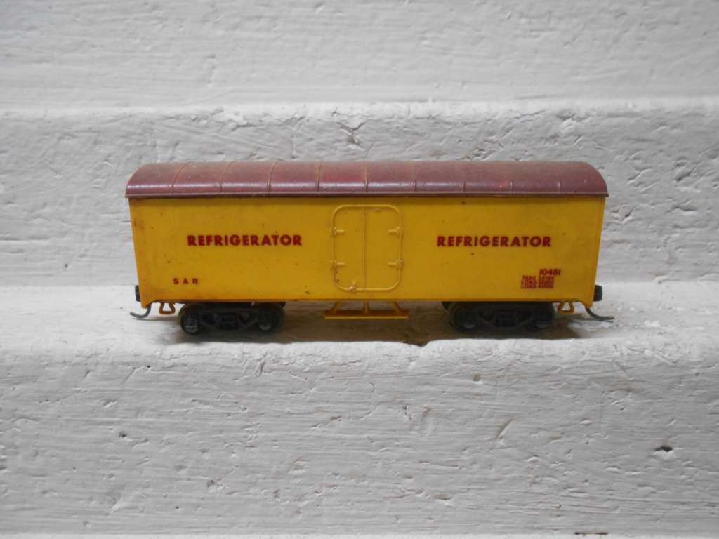 HO SCALE - LIMA - SAR - REFRIDGERATION CAR WAGON