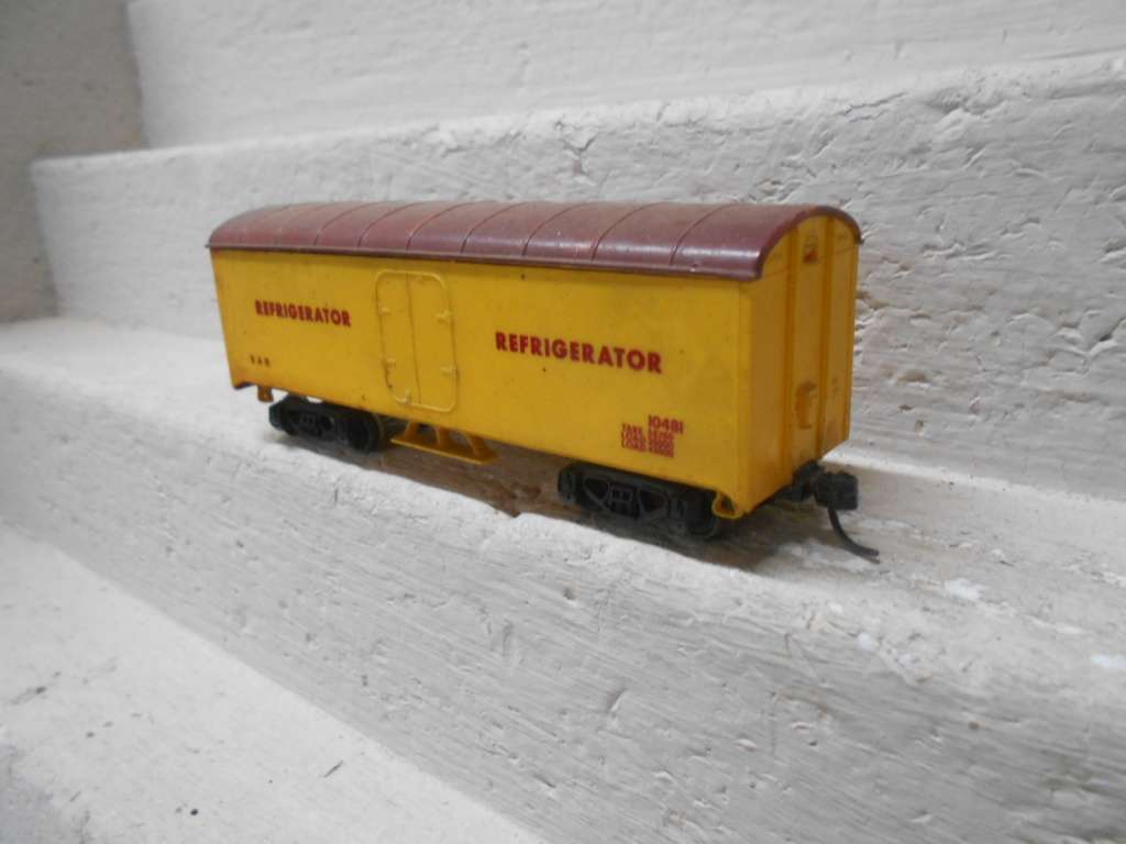 HO SCALE - LIMA - SAR - REFRIDGERATION CAR WAGON