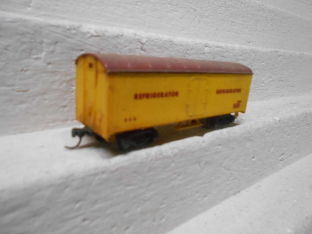HO SCALE - LIMA - SAR - REFRIDGERATION CAR WAGON