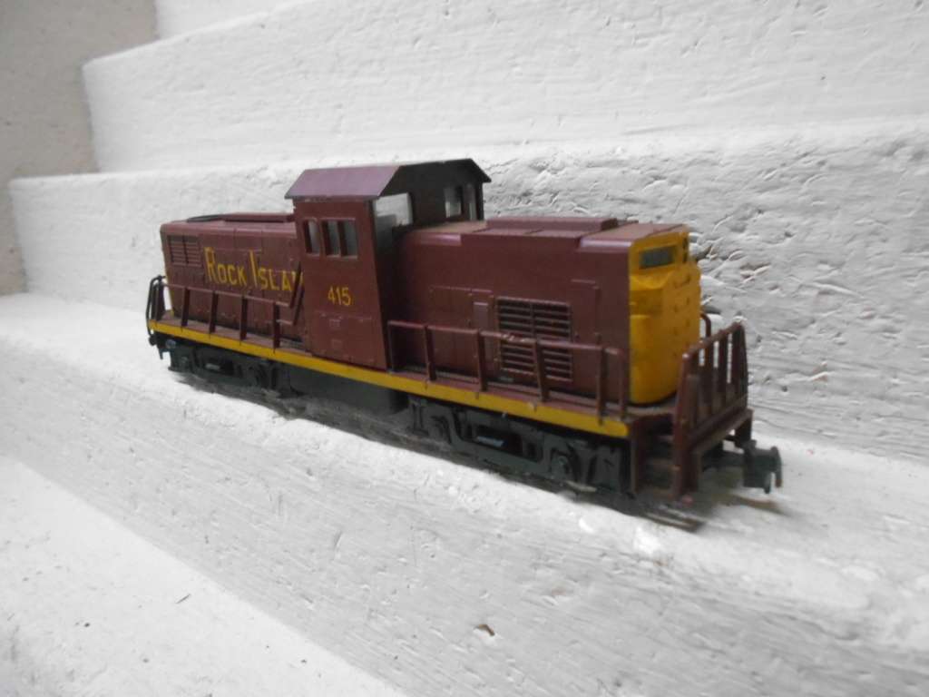 HO SCALE - RIVEROSSI - ROCK ISLAND - DIESEL LOCMOTIVE
