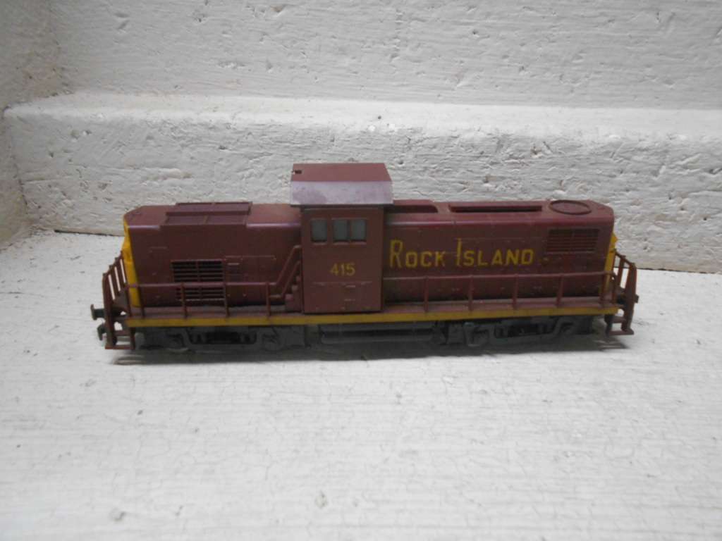 HO SCALE - RIVEROSSI - ROCK ISLAND - DIESEL LOCMOTIVE