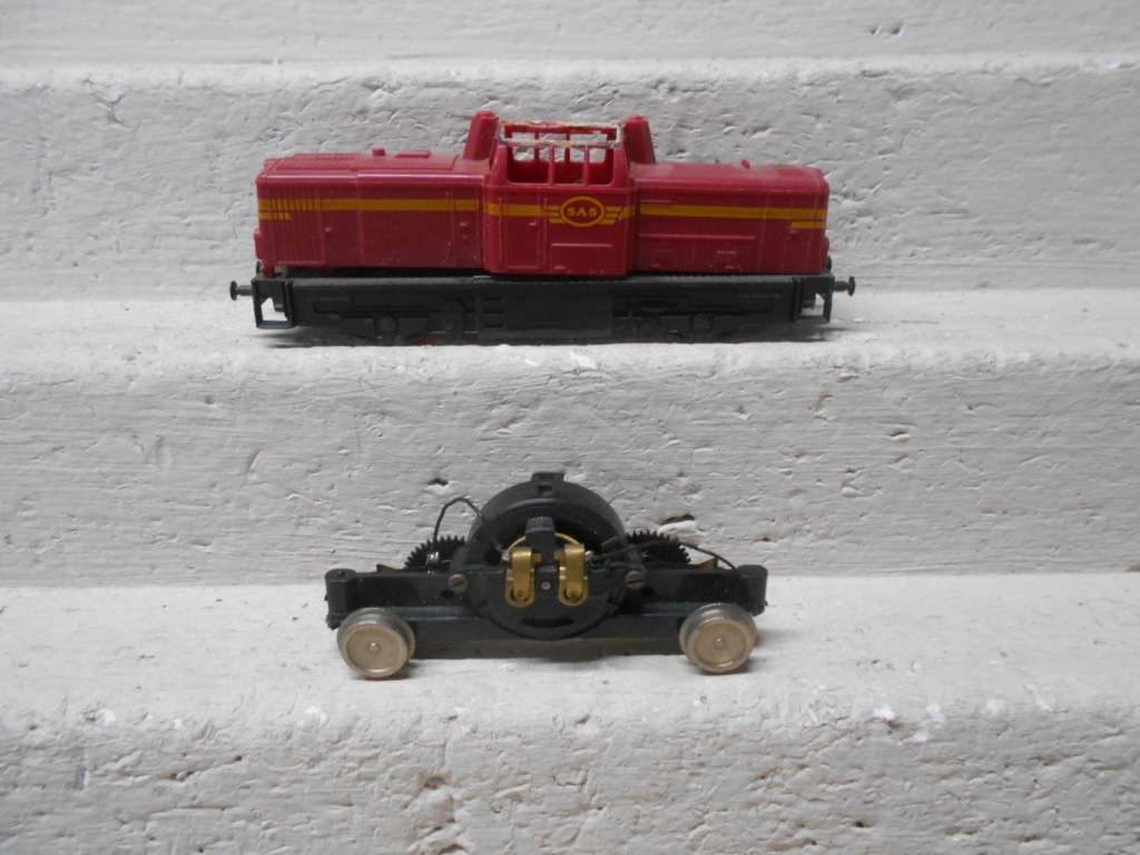 HO SCALE - LIMA - SAR - DIESEL LOCMOTIVE - FOR SPARES