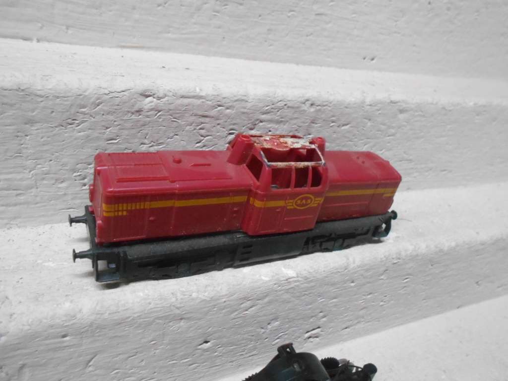 HO SCALE - LIMA - SAR - DIESEL LOCMOTIVE - FOR SPARES