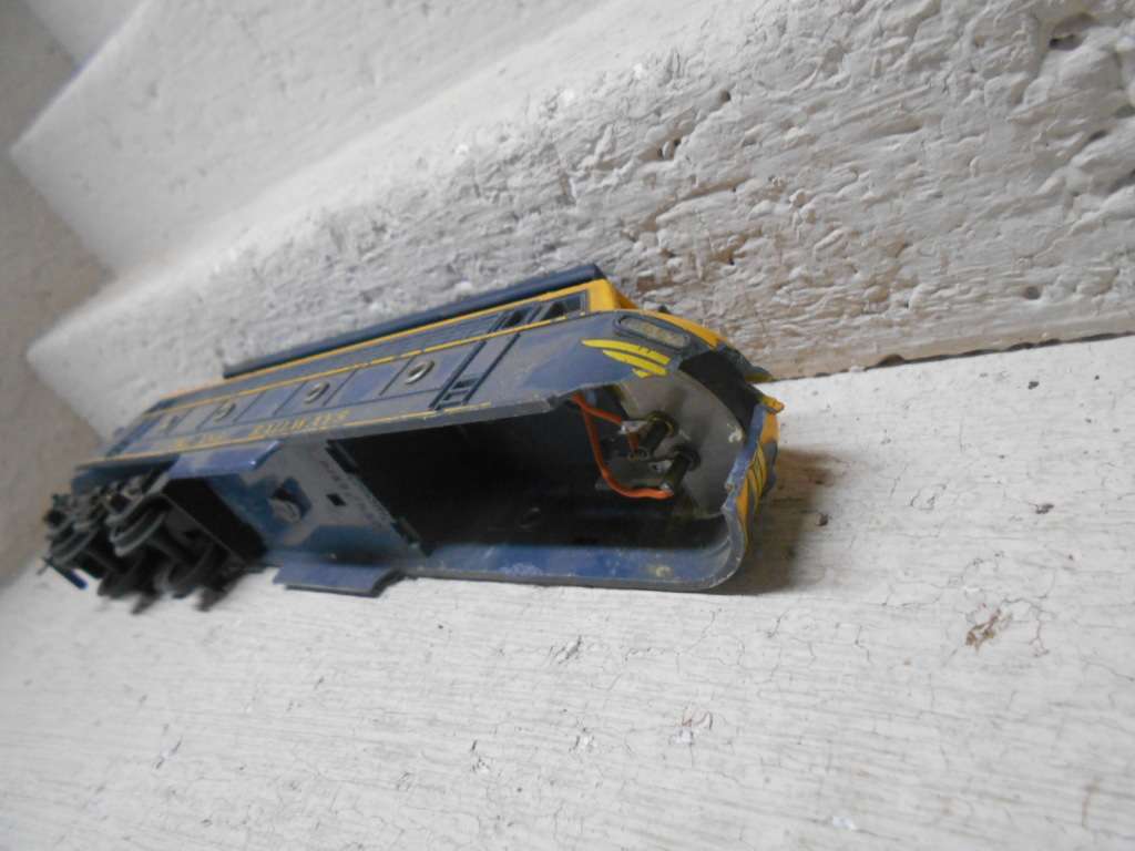 OO SCALE - TRIANG - DIESEL LOCOMOTIVE - FOR SPARES