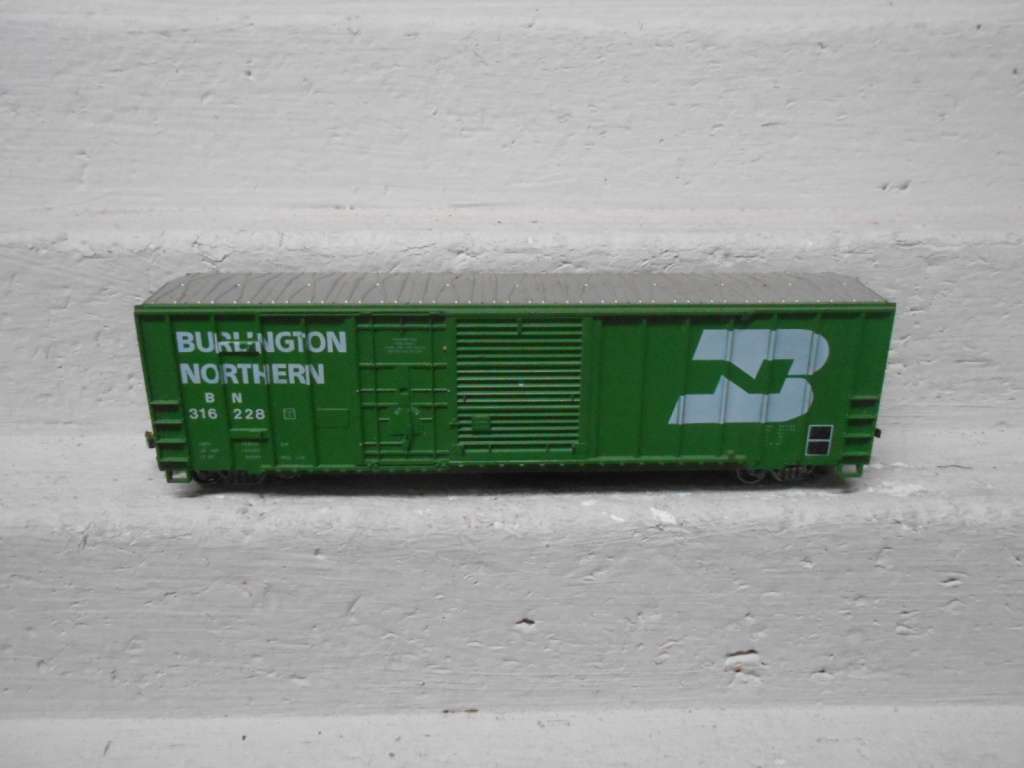 HO SCALE - 51  FT BURLINGTON NORTHERN BOX CAR