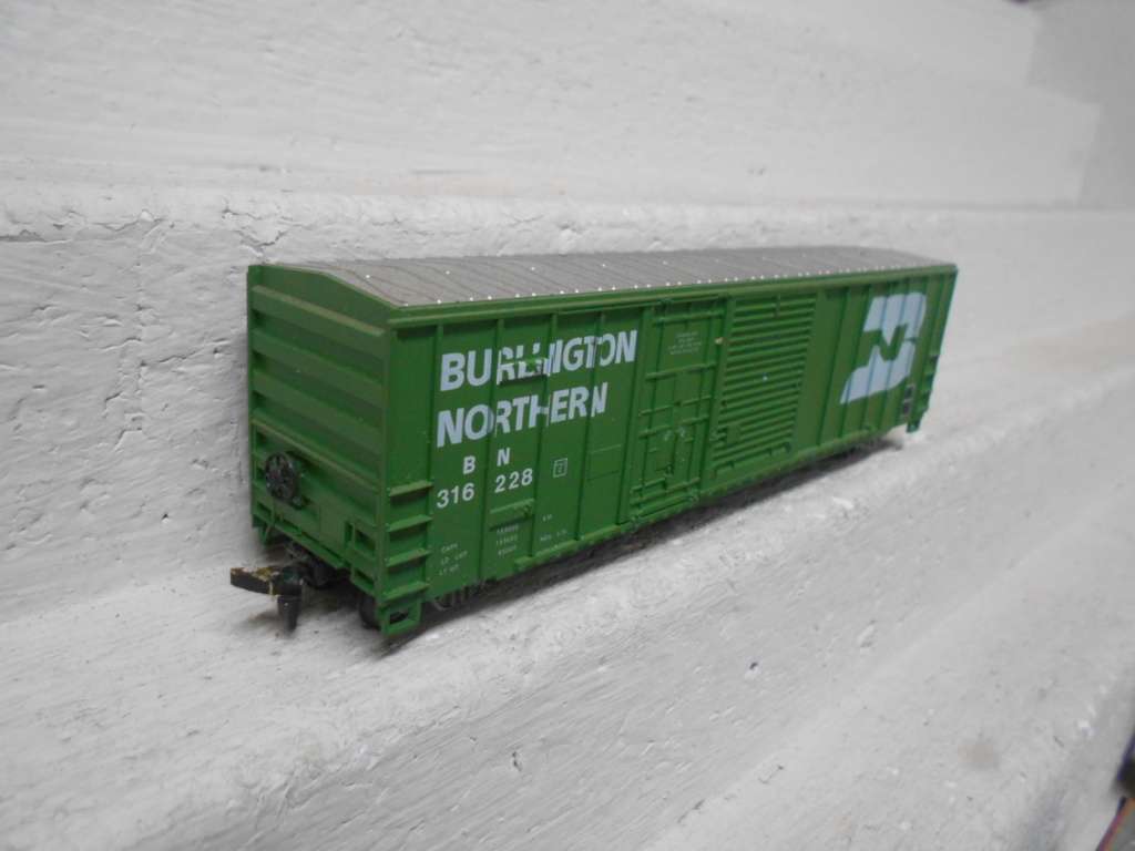 HO SCALE - 51  FT BURLINGTON NORTHERN BOX CAR