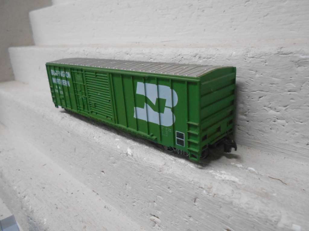 HO SCALE - 51  FT BURLINGTON NORTHERN BOX CAR