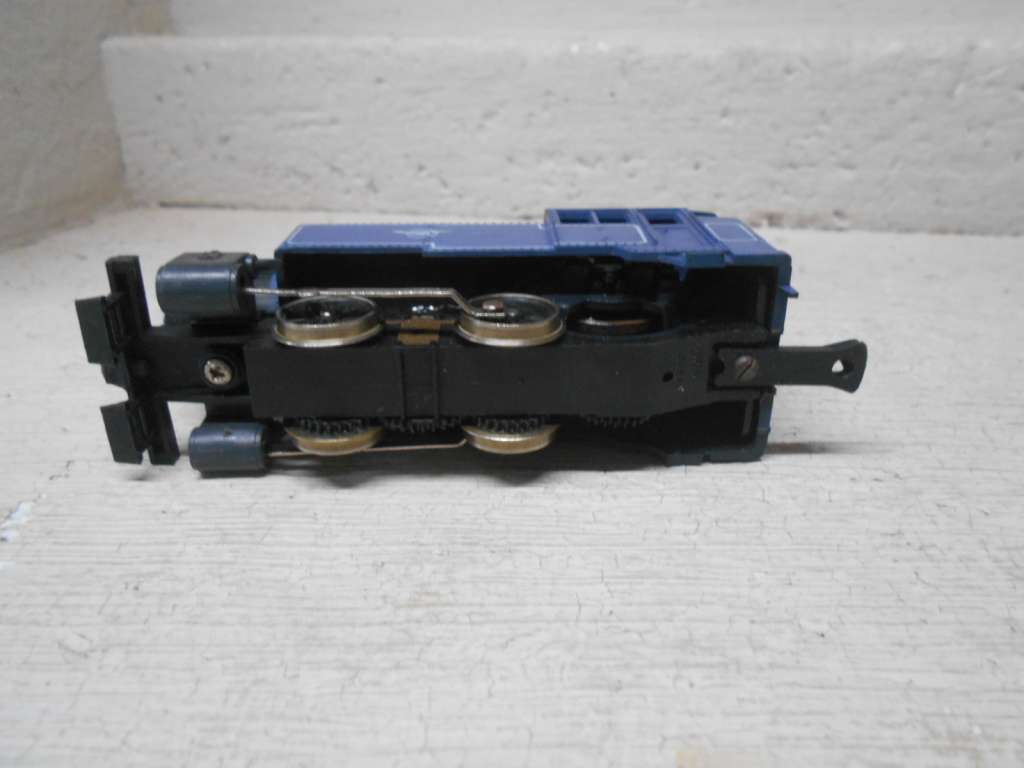 HO SCALE - LIMA - SAR - BLUE 0-4-0 STEAM LOCOMOTIVE