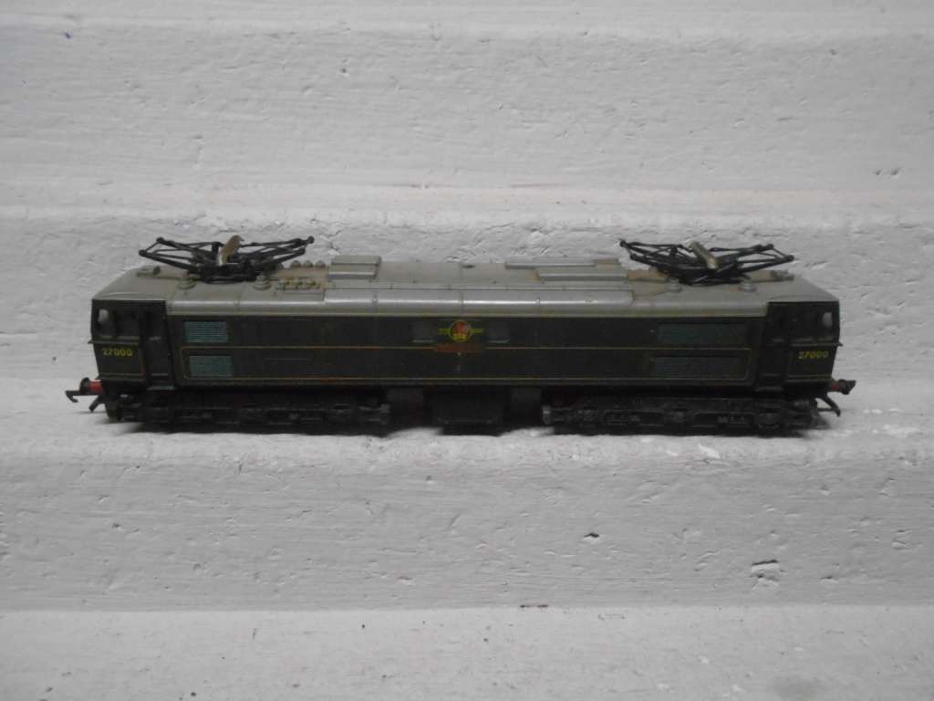 OO SCALE - TRIANG - BRITISH RAILWAY - ELECTRIC LOCOMOTIVE