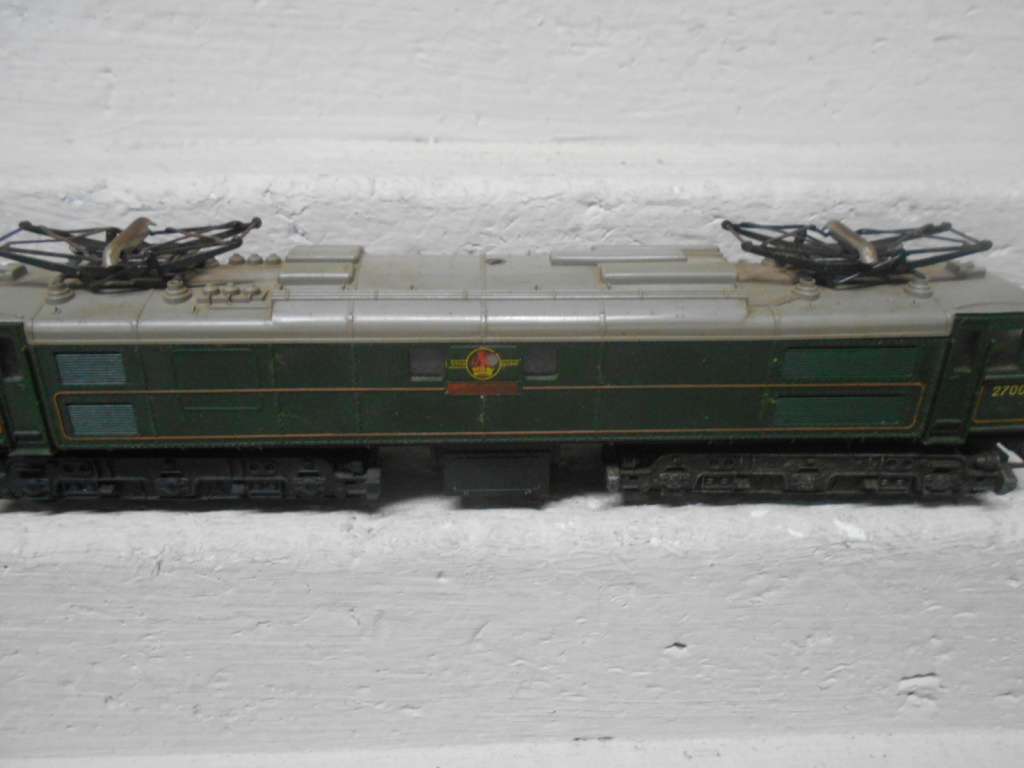 OO SCALE - TRIANG - BRITISH RAILWAY - ELECTRIC LOCOMOTIVE
