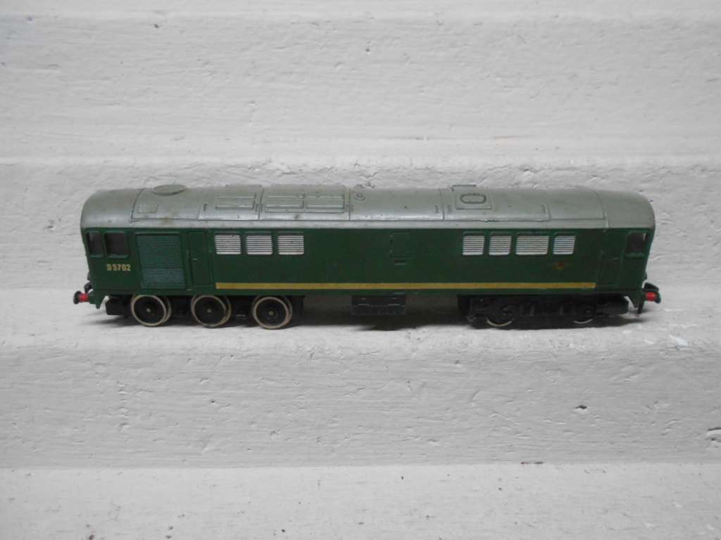 OO SCALE -HORNBY DUBLO - DIESEL LOCOMOTIVE