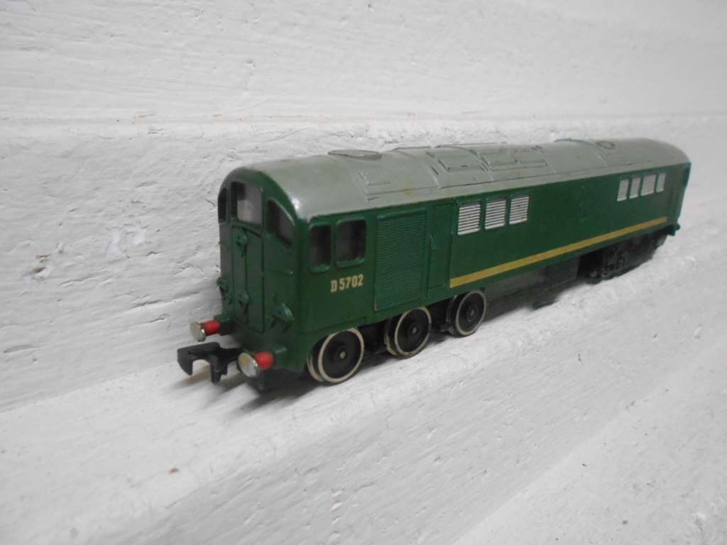 OO SCALE -HORNBY DUBLO - DIESEL LOCOMOTIVE